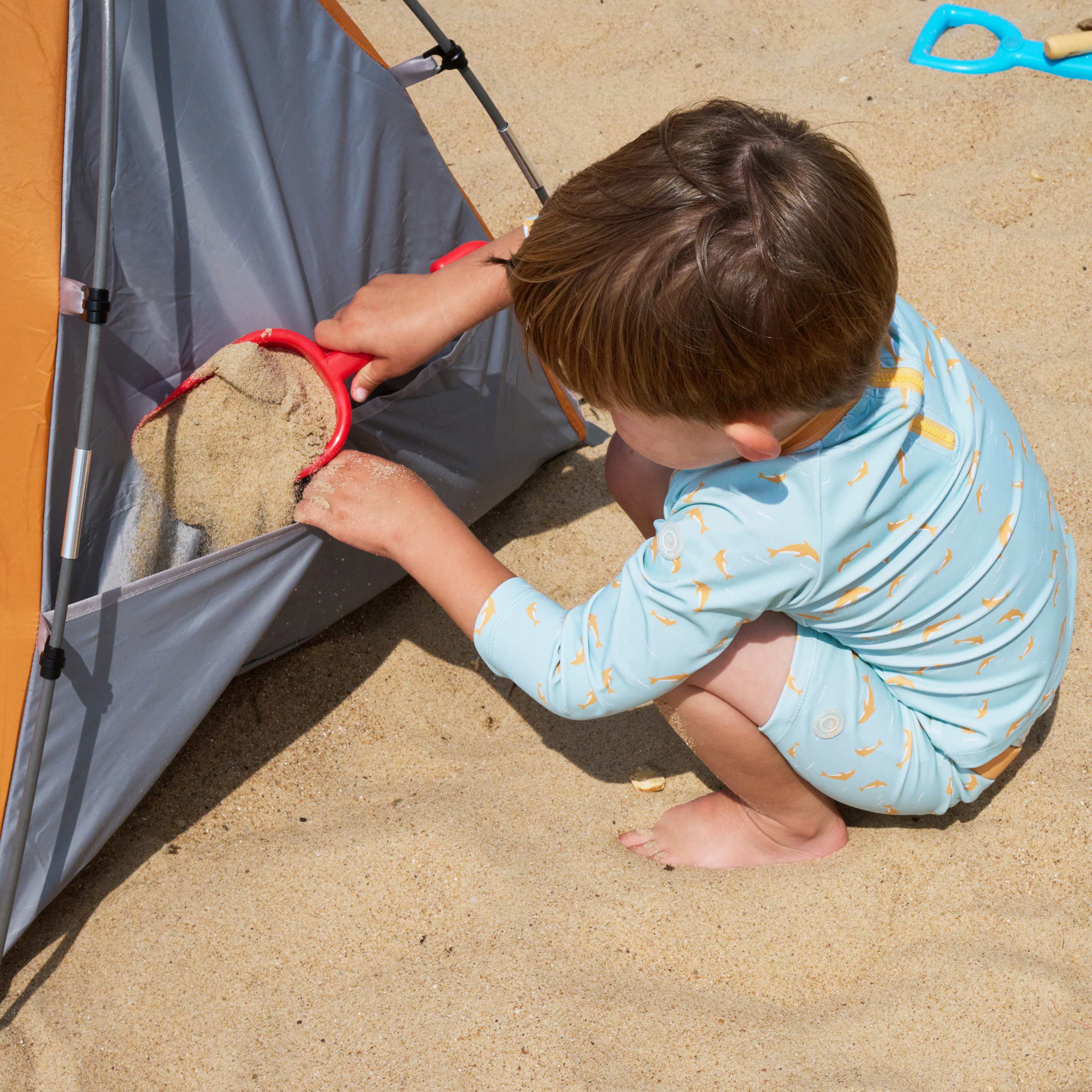 Compact Beach Shelter